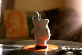 Chums vinyl toy - thumbnail_4