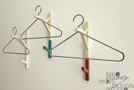 Wire coat hanger - thumbnail_1