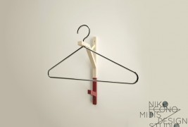 Wire coat hanger - thumbnail_2