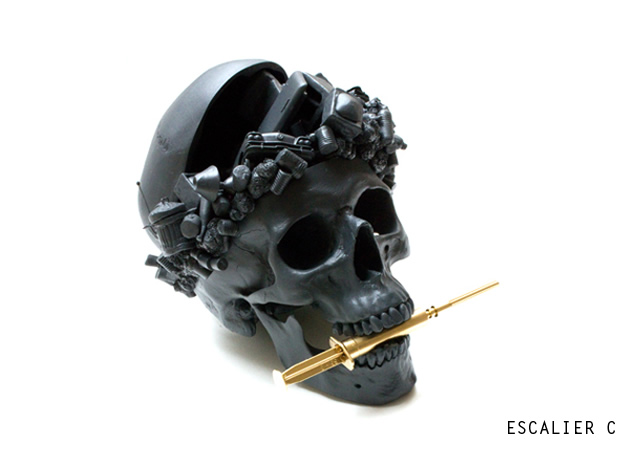 In momentum – skull sculpture