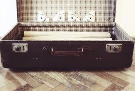 Suitcase desk - thumbnail_3