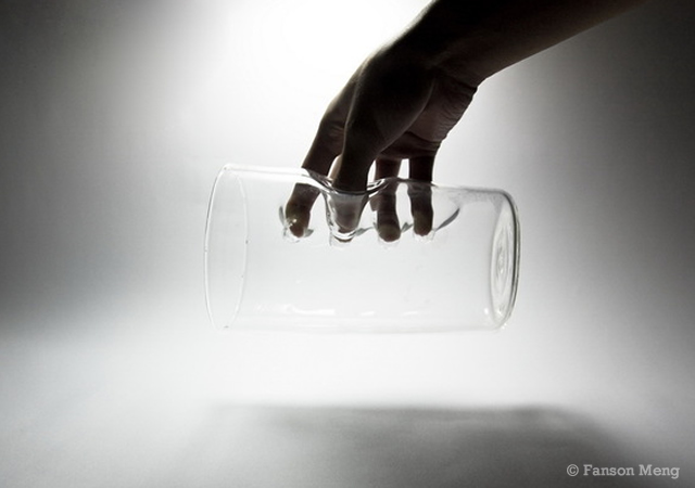 Finger-In glass