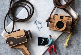 Vintage video camera necklace - thumbnail_1