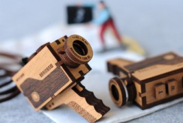 Vintage video camera necklace - thumbnail_2