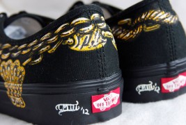 Carl Medley III customized sneakers - thumbnail_11