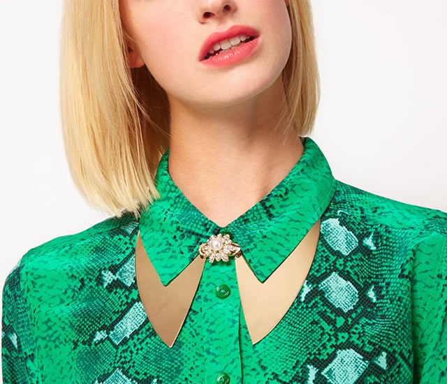 Brooch collar necklace