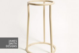 Uma clothes stand - thumbnail_3