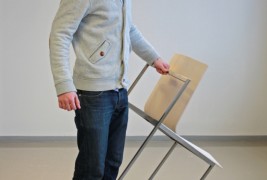 Sedia appendiabiti by Andras Kerekgyarto - thumbnail_3
