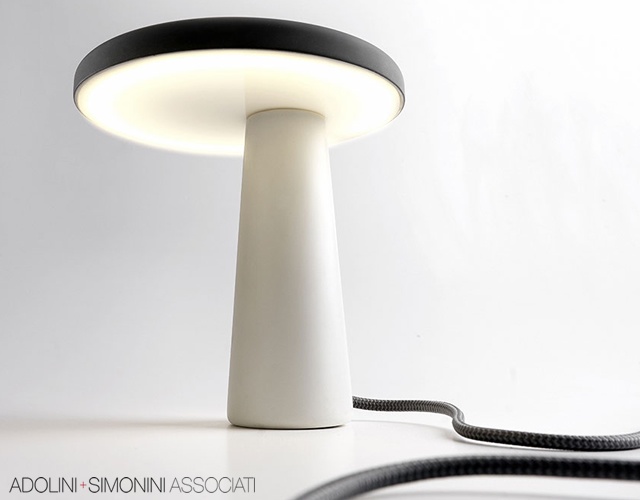 Hoop lamp | Image courtesy of ADOLINI+SIMONINI ASSOCIATI