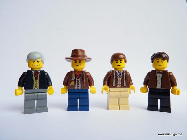 100 custom LEGO minifigs - Photo 25