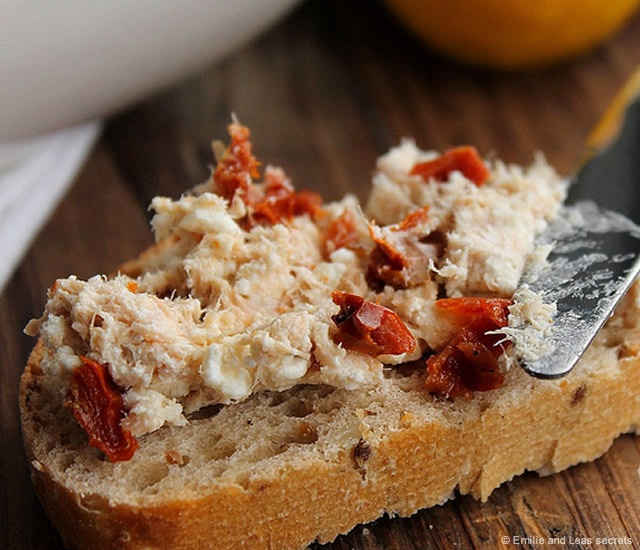 Crema di tonno, feta e pomodori secchi