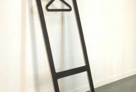 Suitable valet stand - thumbnail_2