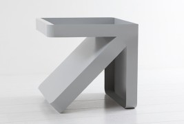 Arrow side table - thumbnail_4
