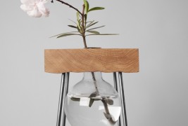 Flower table - thumbnail_1